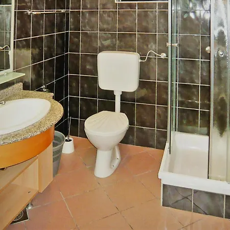 In Near Paklenica Park, Cleaning Included Semesterbostad Starigrad Paklenica