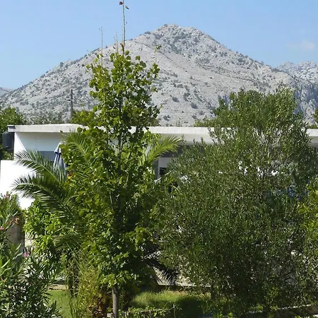 In Near Paklenica Park, Cleaning Included Semesterbostad Starigrad Paklenica